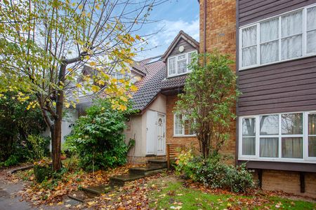 2 Bed Terraced House, Pendragon Walk, NW9 - Photo 5