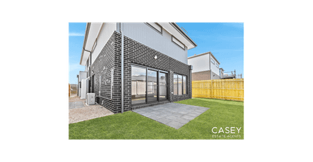 Sophisticated & Elegant - Photo 4