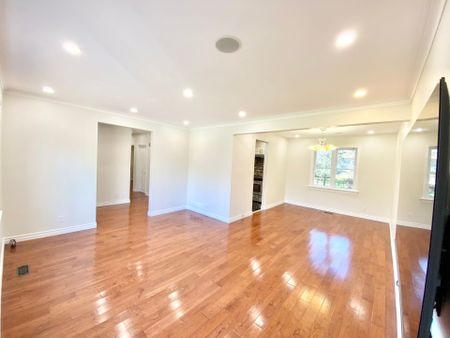 For Lease - 70 Shilton Road Unit# Main, Toronto, Ontario - Photo 2