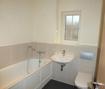 3 bedroom semi-detached house to rent - Photo 6