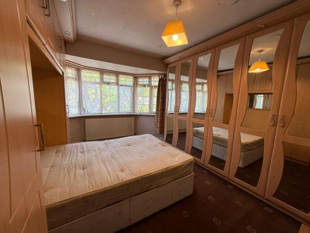 4 bedroom semi-detached house to rent - Photo 3