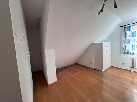 Ruime woning met 3 slpks en aangelegde tuin in Zonhoven. - Foto 4