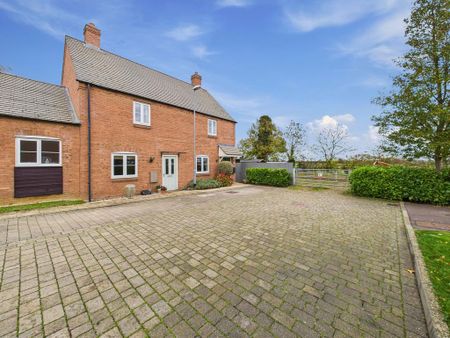 2 bedroom semi-detached house to rent - Photo 3