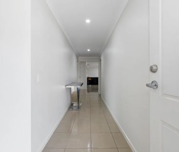 Spacious Family Living in the Heart of Yarrabilba - Photo 3