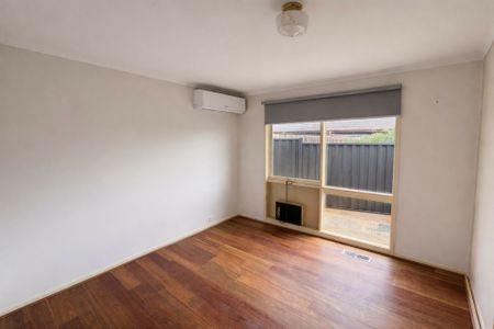 Modern Comfort in Prime Endeavour Hills Location � Split Systems in Every Bedroom! - Photo 5