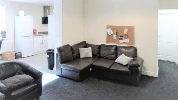 1 bedroom in a house share to rent - Photo 1