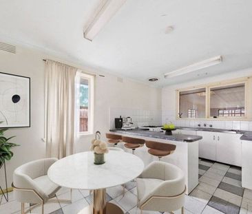 Location, Space & Convenience - 42 Jamieson Street - Photo 3