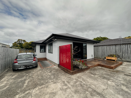 townhouse in central city - Photo 1