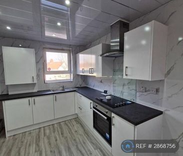 3 bedroom flat to rent - Photo 2