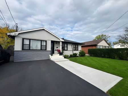 $1,699 / 2 br / 1 ba / 35 Stewart st #basement - Photo 3