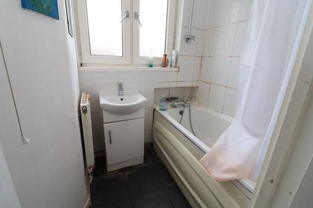 Room in a Shared Flat, Wedgewood House, E2 - Photo 5