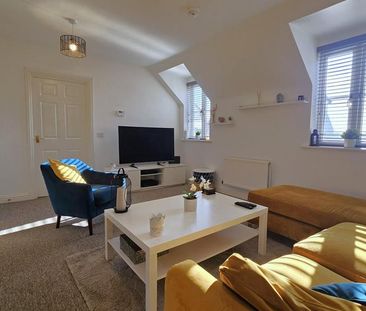 1 bedroom coach house to rent - Photo 2