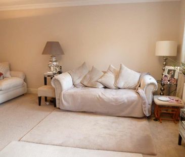 Horton Crescent, Epsom, Surrey, KT19 8AA - Photo 4