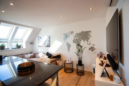 Modernes Maisonette-Juwel mit Terrasse im 3. Bezirk – Tischlerküche, 2 Bäder & Klimaanlage - Photo 5