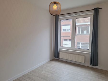 3-slaapkamerappartement met terras en garage op de 1ste verdieping. - Photo 5