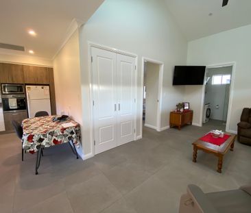 Modern Granny Flat - Photo 1