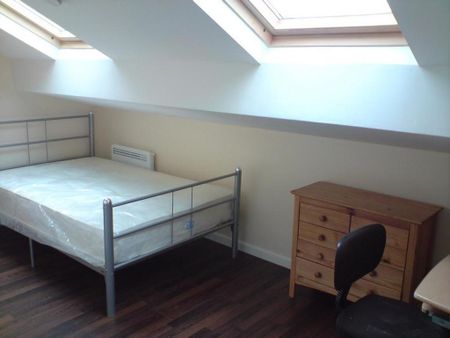 2 bedroom flat to rent - Photo 4
