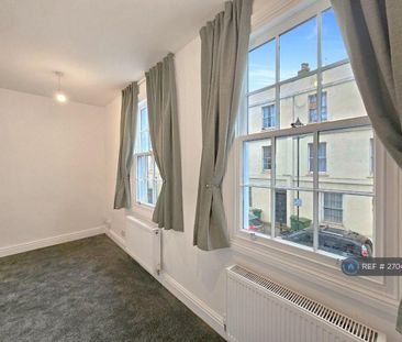 2 bedroom maisonette to rent - Photo 6