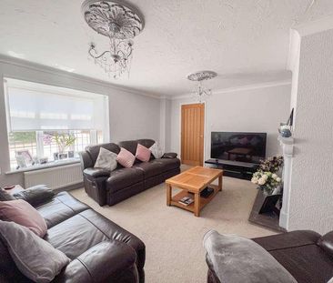 Hever Close, Hockley, SS5 - Photo 2