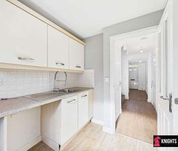 Fieldfare Close, Corby, NN18 - Photo 6