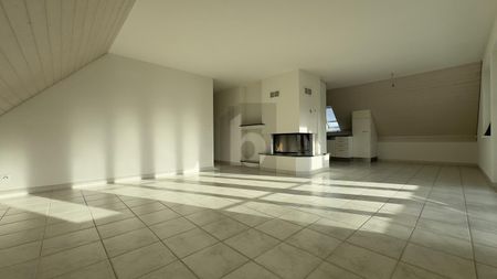 QUIET, LIGHT-FLOODED AND FULL OF CHARM - Photo 3