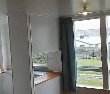 Charming 2-Bedroom Unit in Cannons Creek - Photo 5