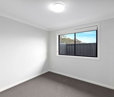 Beautiful Built Home with Alfresco Living! - Photo 2