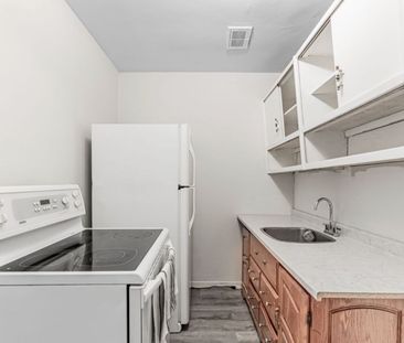 For Lease - 105 Twenty Fifth Street Unit# 20, Toronto, Ontario - Photo 5