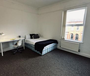 1 bedroom in a house share to rent - Photo 4