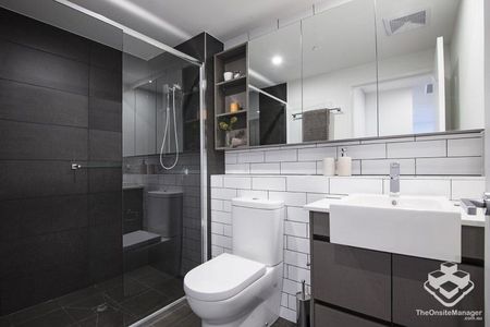 Elevated Apartment Living on the 10th Floor in Toowong - Photo 3