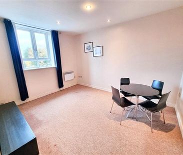 2 bedroom flat to rent - Photo 3