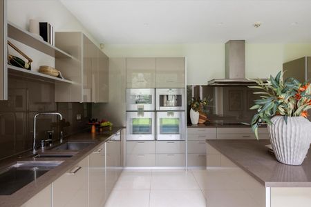 3 bedroom flat to rent - Photo 5