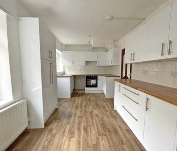 Dogford Road, Royton - Photo 1