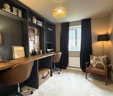 4 bedroom semi-detached house to rent - Photo 2