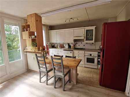 Location Appartement 4 pièces 67m² ST MARCELLIN 38160 - Photo 3