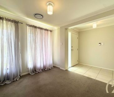 Beautiful Presented 3 Bedroom Family Home&excl; - Photo 6