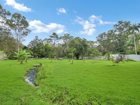 Peaceful Country Retreat with a Pool - Photo 5