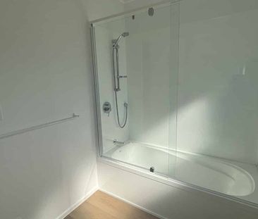 Modern three bedroom home in Springvale - Photo 5