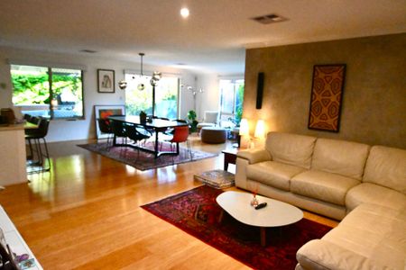 Amazing Home You Don't Want to Miss - Photo 4