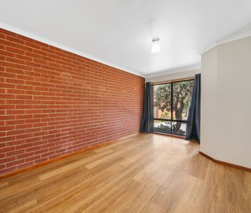 Renovated - Two-bedroom townhouse in great location! - Photo 5