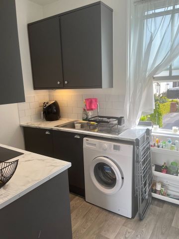 Studio Flat, Sillwood Street, BN1 - Photo 5