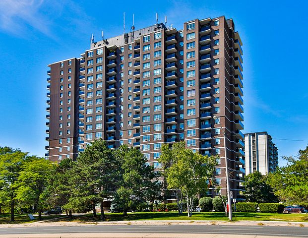 2600 Don Mills - Hunters Lodge | 2600 Don Mills Rd., Toronto - Photo 1