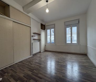 À louer – Appartement Triplex en plein centre-ville de PACY-SUR-EURE - Photo 1