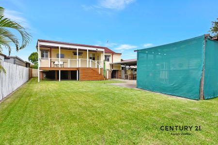 Large Outdoor Entertaining Area&excl;&excl; - Photo 2