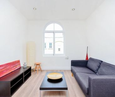 1 Bed Flat, Whitecross Street, EC1Y - Photo 1