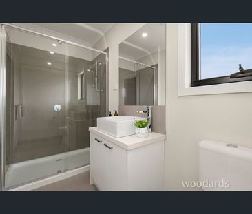 2/16 Clarendon Avenue, Oakleigh South, Vic 3167 - Photo 4