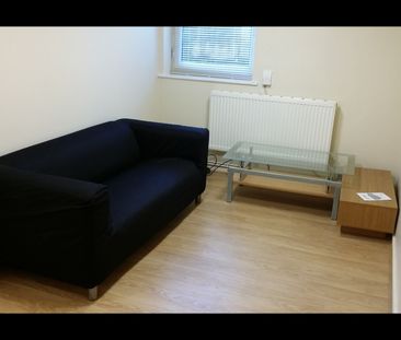 1 Bed Flat, Meanwood Road, LS6 - Photo 1