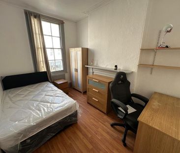 5 bedroom flat to rent - Photo 3