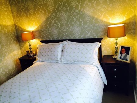 1 bedroom Flat To Let - Photo 2