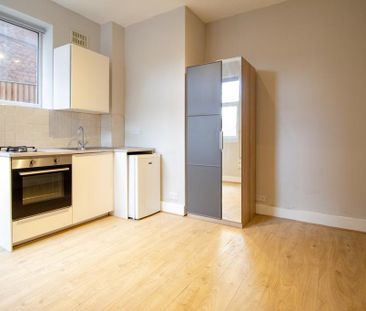 Studio to rent - Photo 3